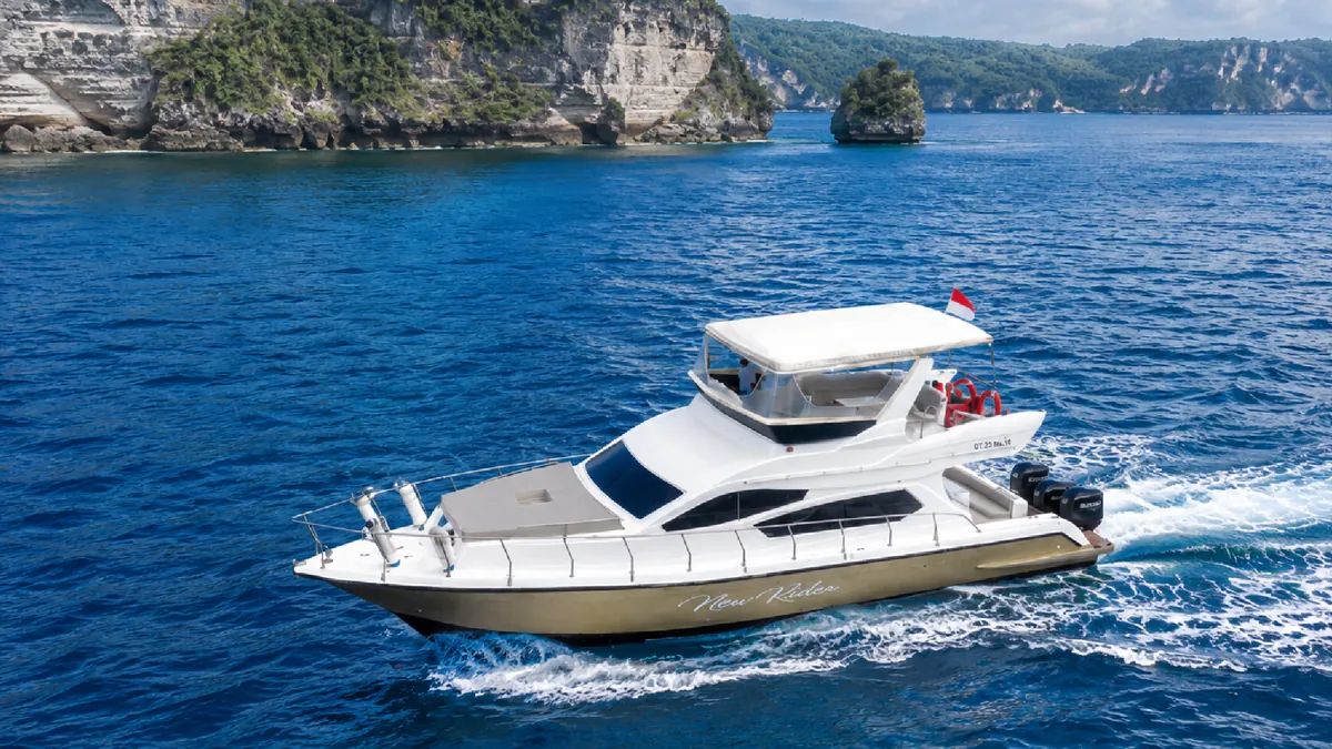 Platinum Yacht boat
